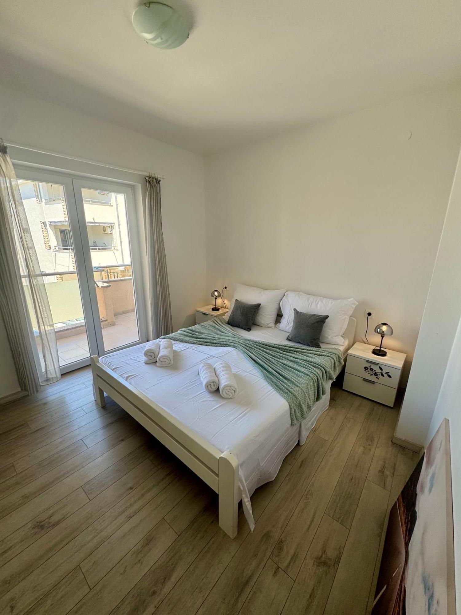 Apartments Toma Новаля Екстер'єр фото