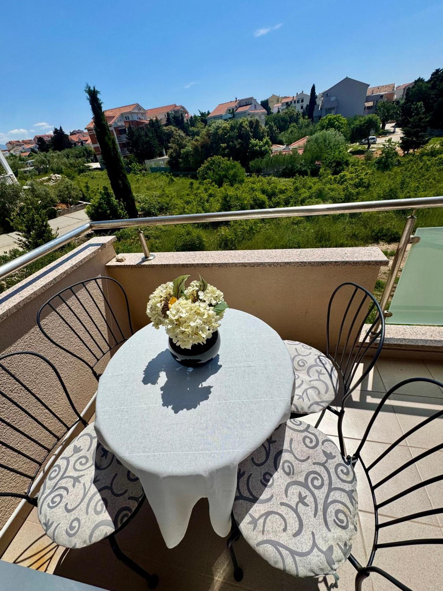 Apartments Toma Новаля Екстер'єр фото