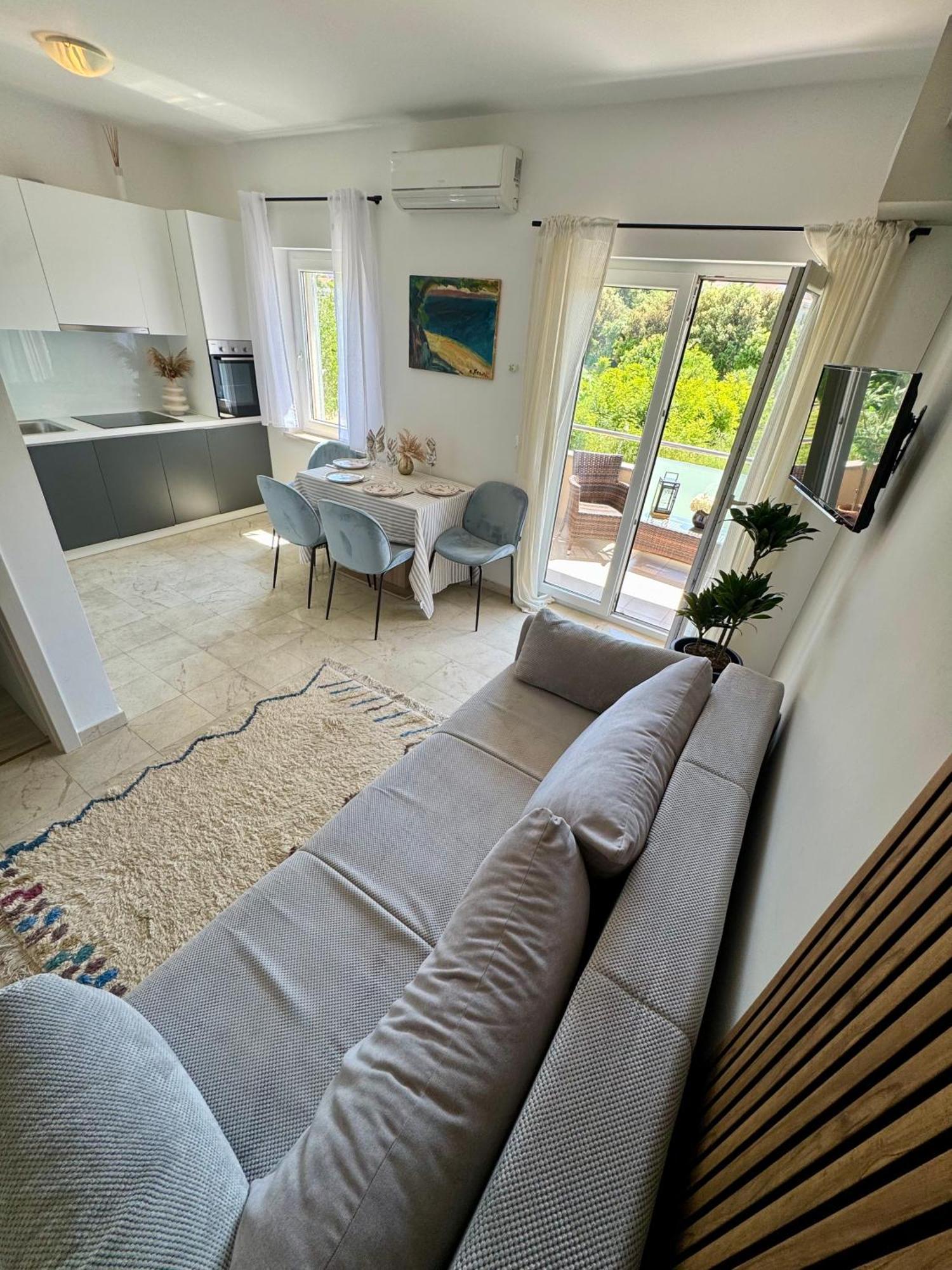 Apartments Toma Новаля Екстер'єр фото