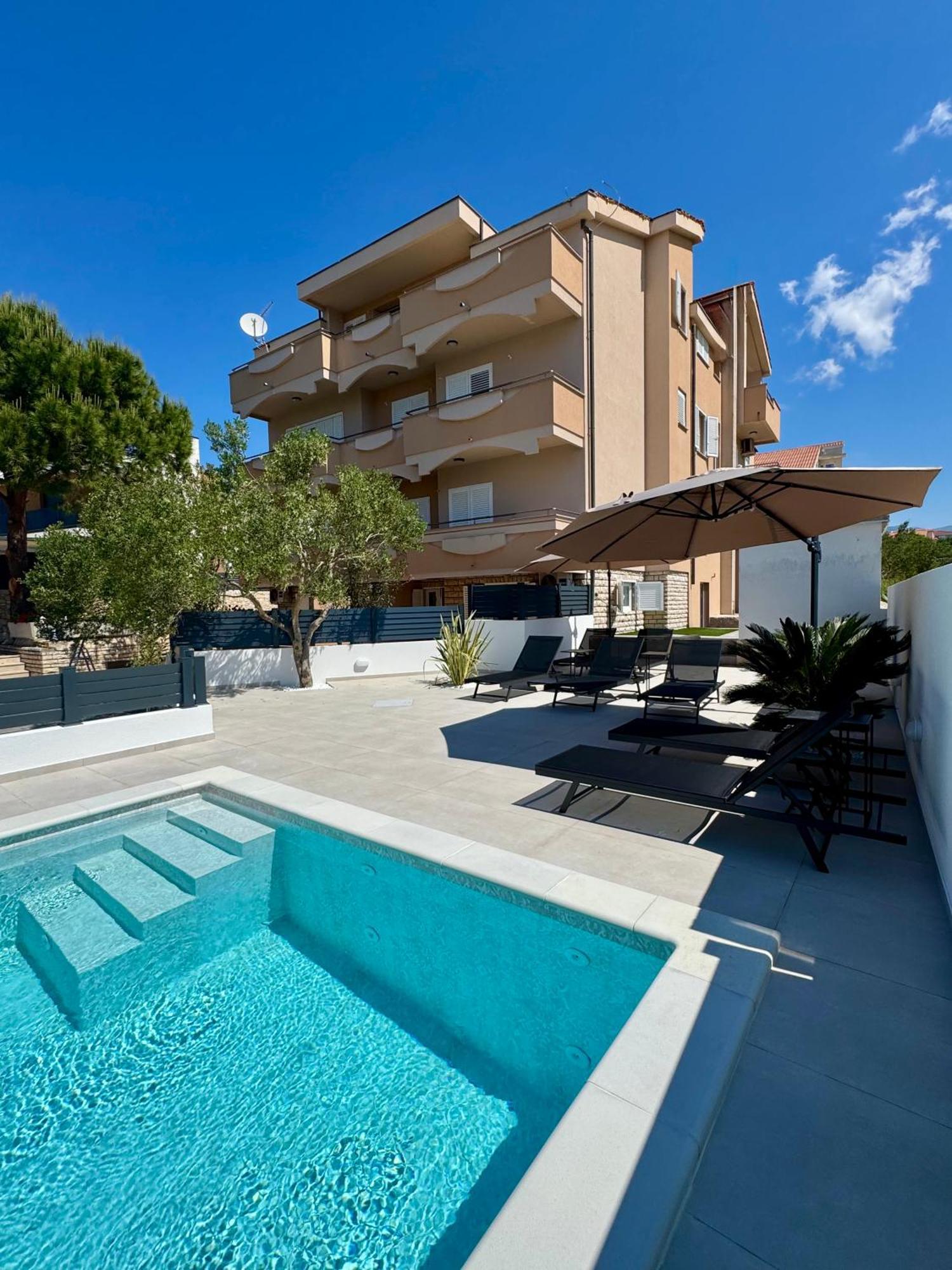 Apartments Toma Новаля Екстер'єр фото